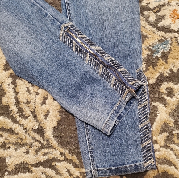 White House Black Market 2 Skimmer Skinny Jeans Zipper Embroidered - Picture 3 of 5